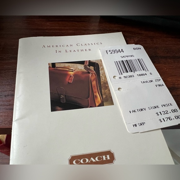 Vintage Coach Taylor Zip Crossbody - Picture 10 of 10